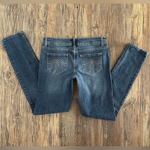 SO Beta Skinny Jeans Womens Juniors 7 Average Blue Denim Dark Wash Embroidered